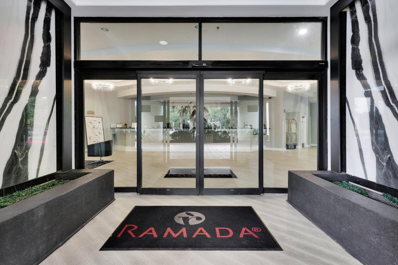 Ramada By Wyndham Jacksonville I-95 By Butler Blvd Exterior foto