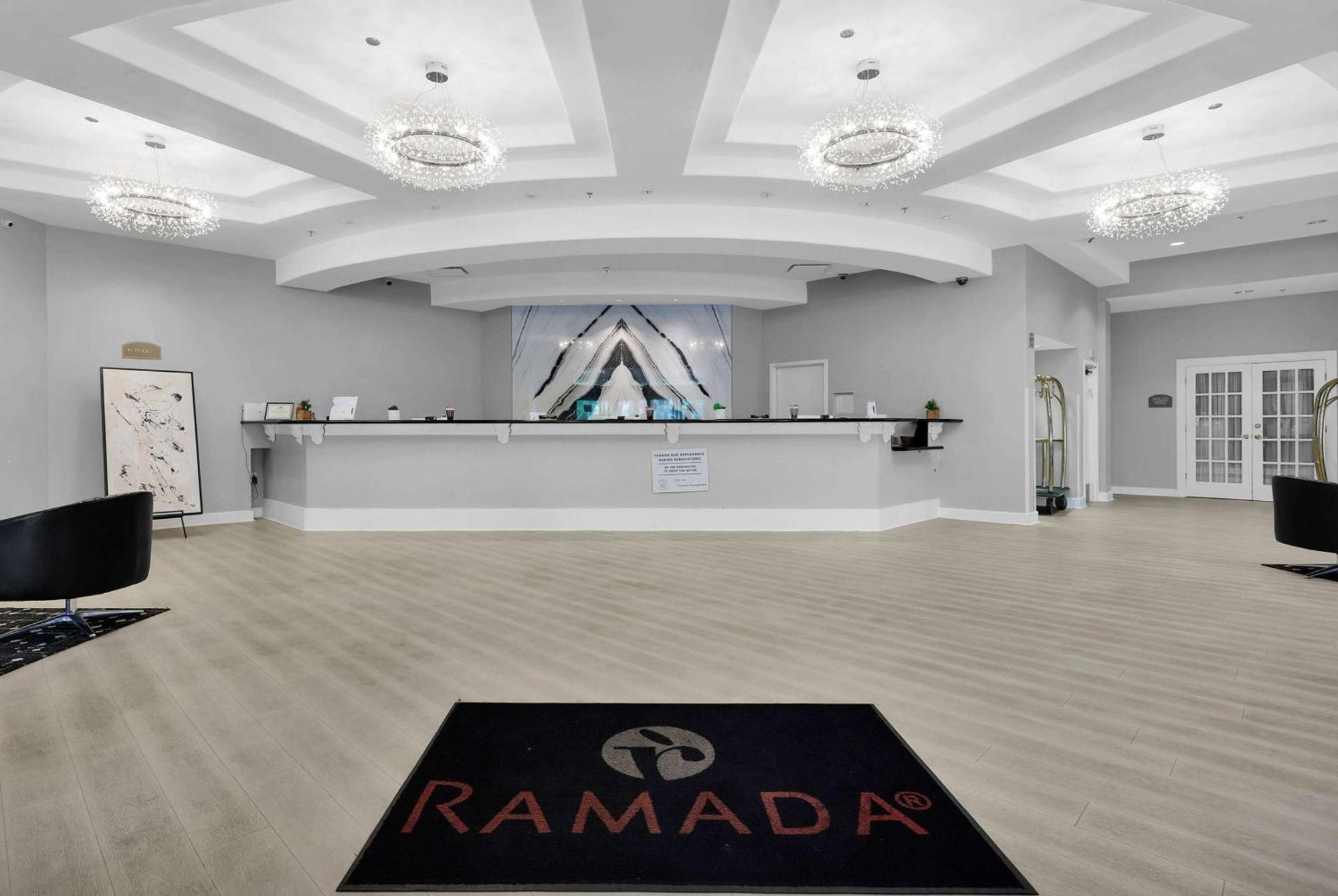 Ramada By Wyndham Jacksonville I-95 By Butler Blvd Exterior foto